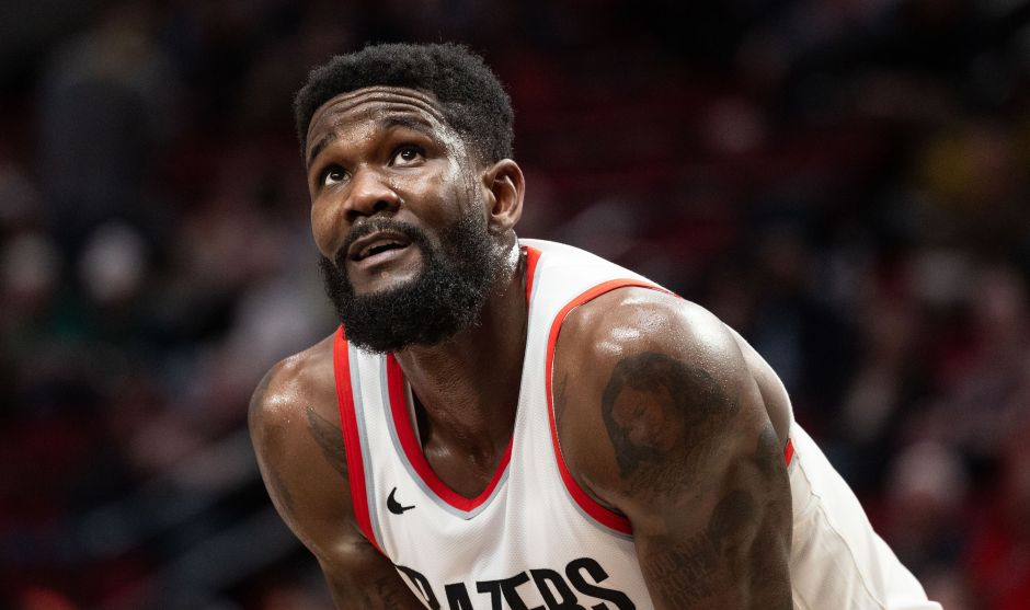 九游官网-艾顿被买断引发争夺战！湖人被看好捡漏冲冠，勇士也有底牌或出击