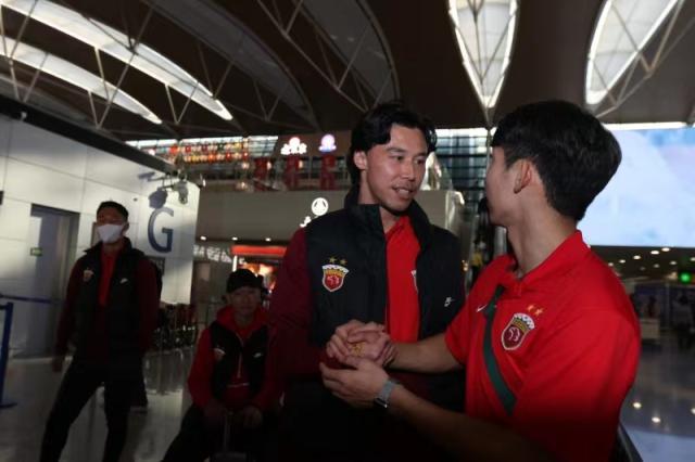 九游体育-海港开启西行冬训穆帅提前动身 内援引进尚未关门