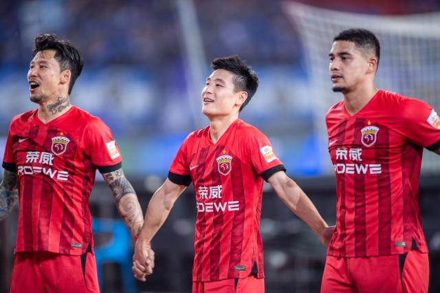 九游体育官网-海港领先8分错失夺冠夜 下轮主场擒国安即拿第2冠