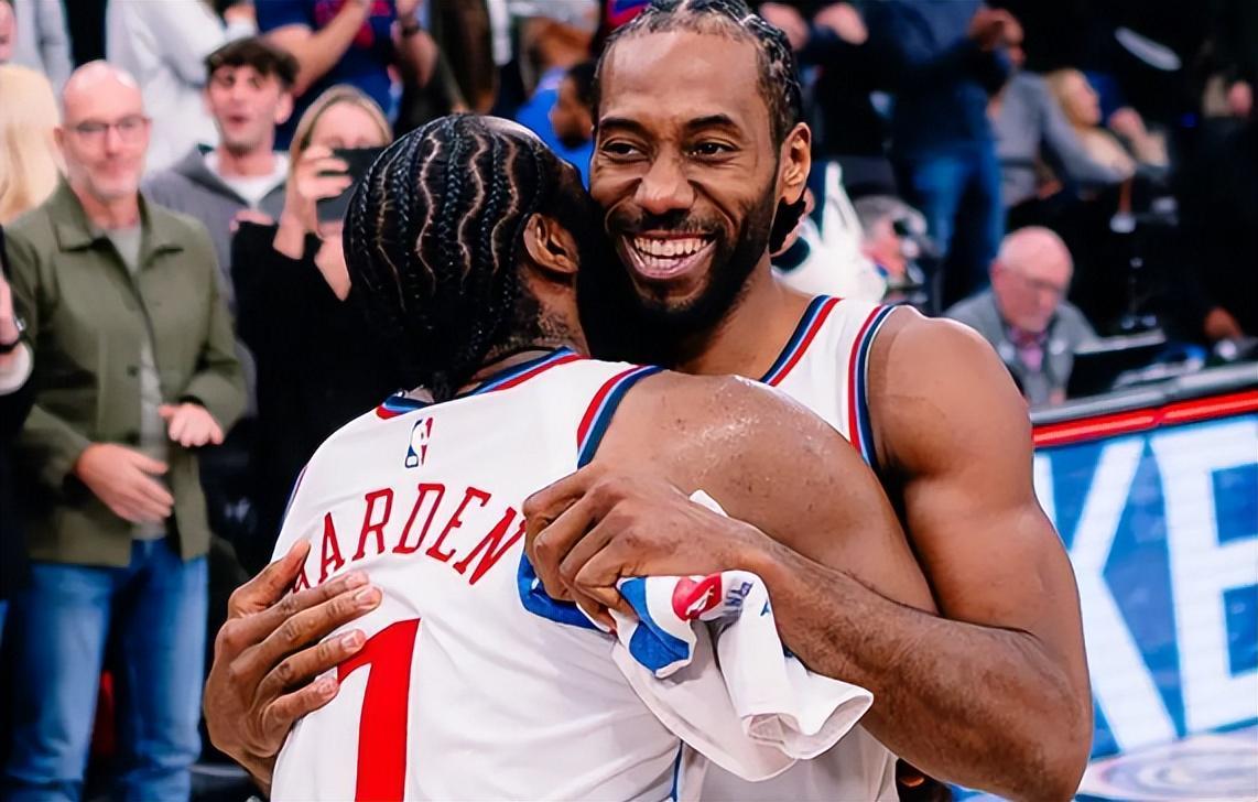 九游体育官网-联盟第一！倒数第五！快船数据狂跌的罪魁祸首，是场均15+10的他