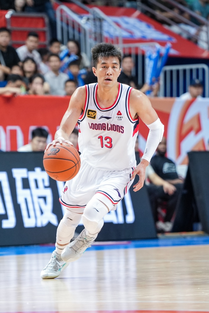 📷今日球员分享—郭艾伦（广州朗肽海本）