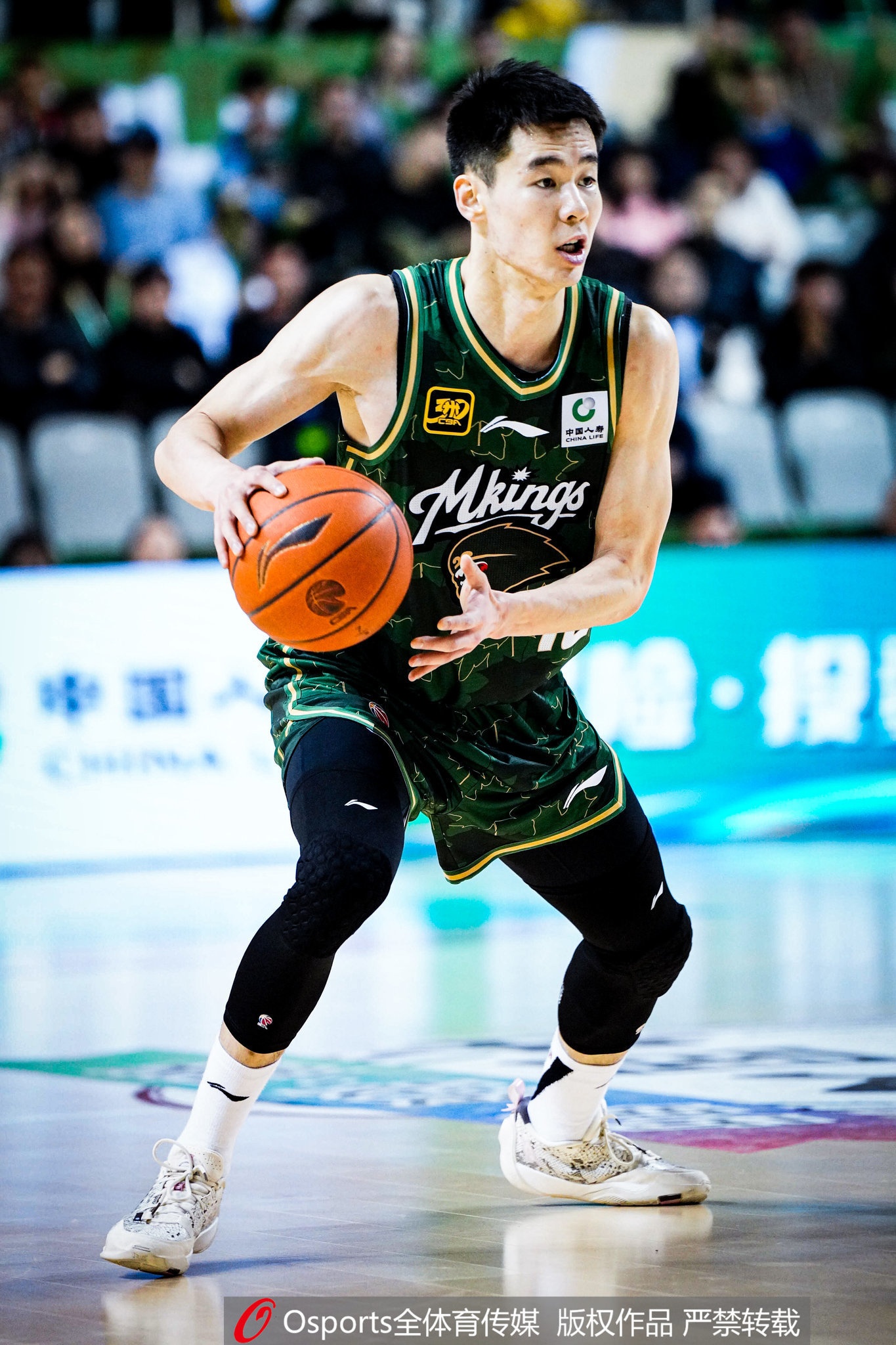 jiuyou-不让打了吗？开局1分钟郭昊文&amp;赵柏清冲突 双双被换下再未上场